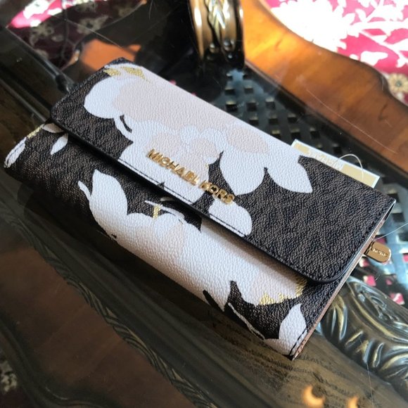 Authentic Michael Kors hailee handbag&wallet set - Picture 7 of 8